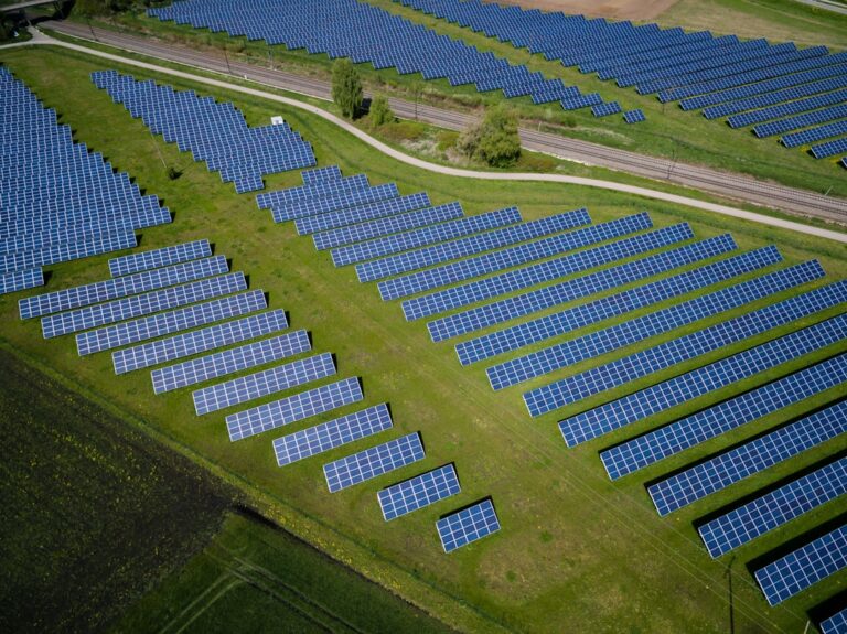 Fotowoltaika przydomowa - czy opłacalna? 11 Photo Solar panels